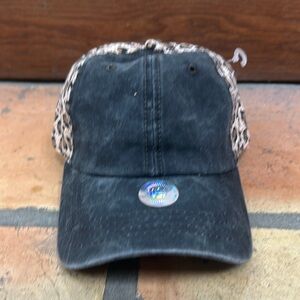 Crisscross Ponytail Leopard Back Cap